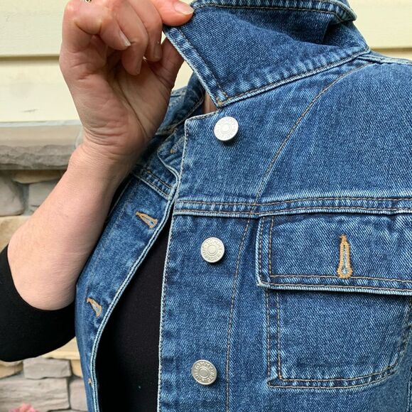 Tommy Hilfiger blue sleeveless denim vest, metal buttons, size Med - Picture 5 of 13